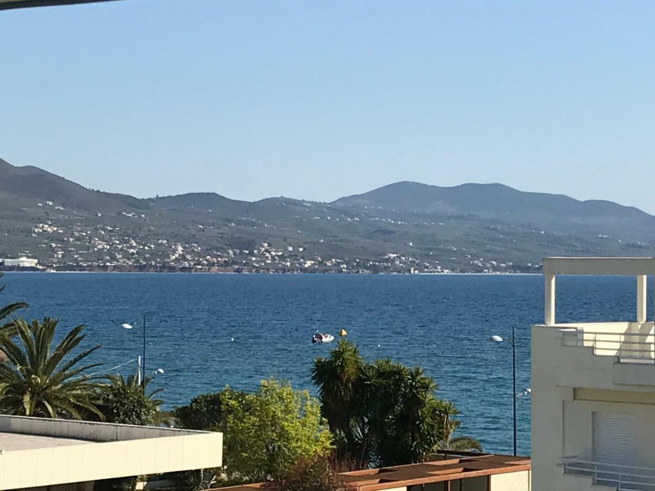 Apartmán Tg Kalamata Beach Studio With Sea View Terrace Exteriér fotografie