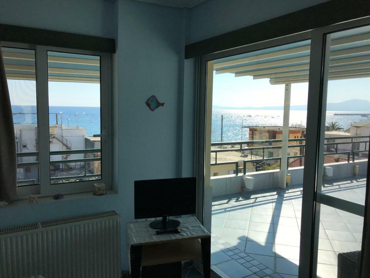 Apartmán Tg Kalamata Beach Studio With Sea View Terrace Exteriér fotografie