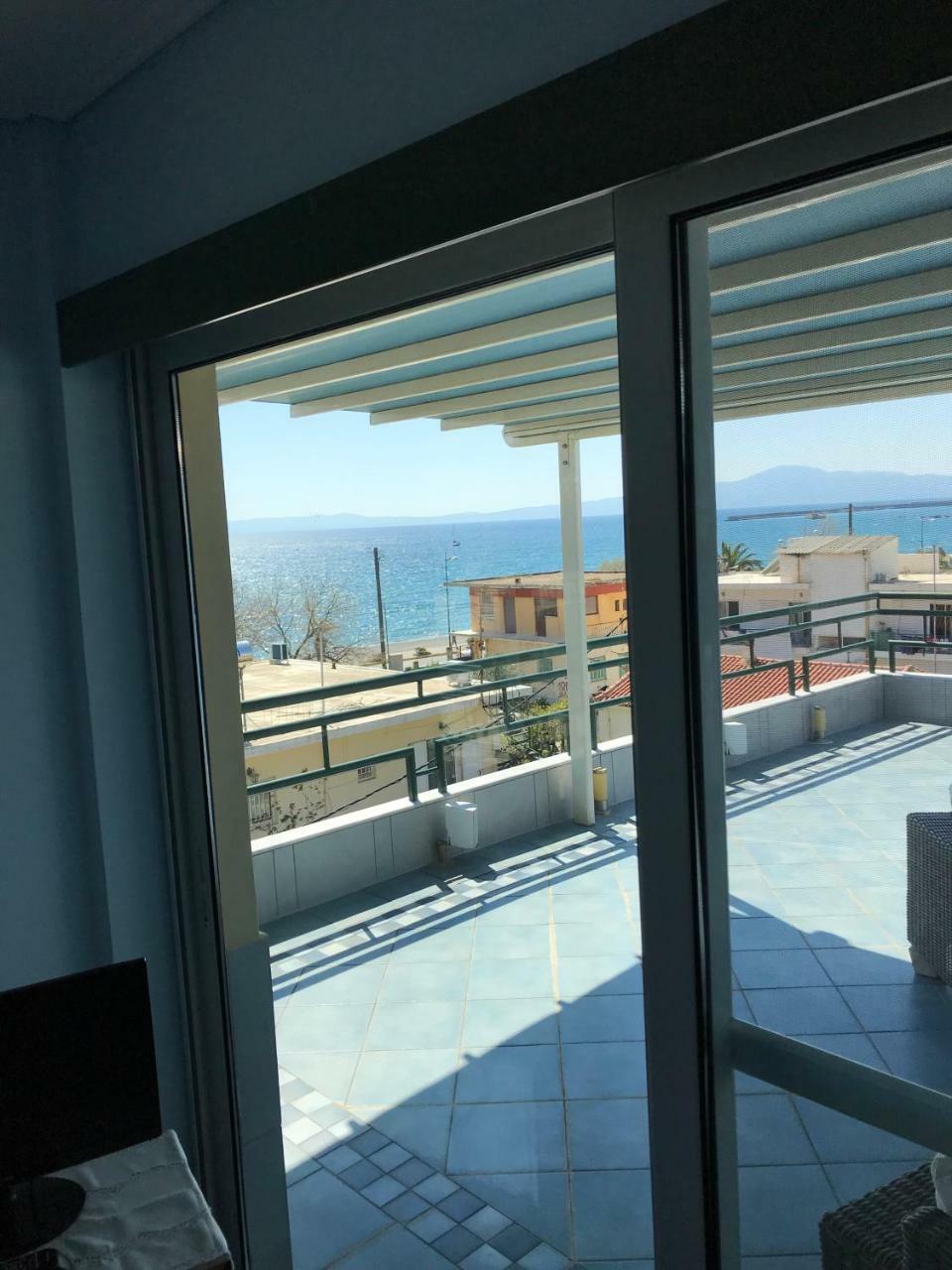 Apartmán Tg Kalamata Beach Studio With Sea View Terrace Exteriér fotografie